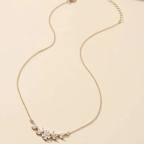 Gorgeous Zircon Flower Necklace - Picture 3 of 4